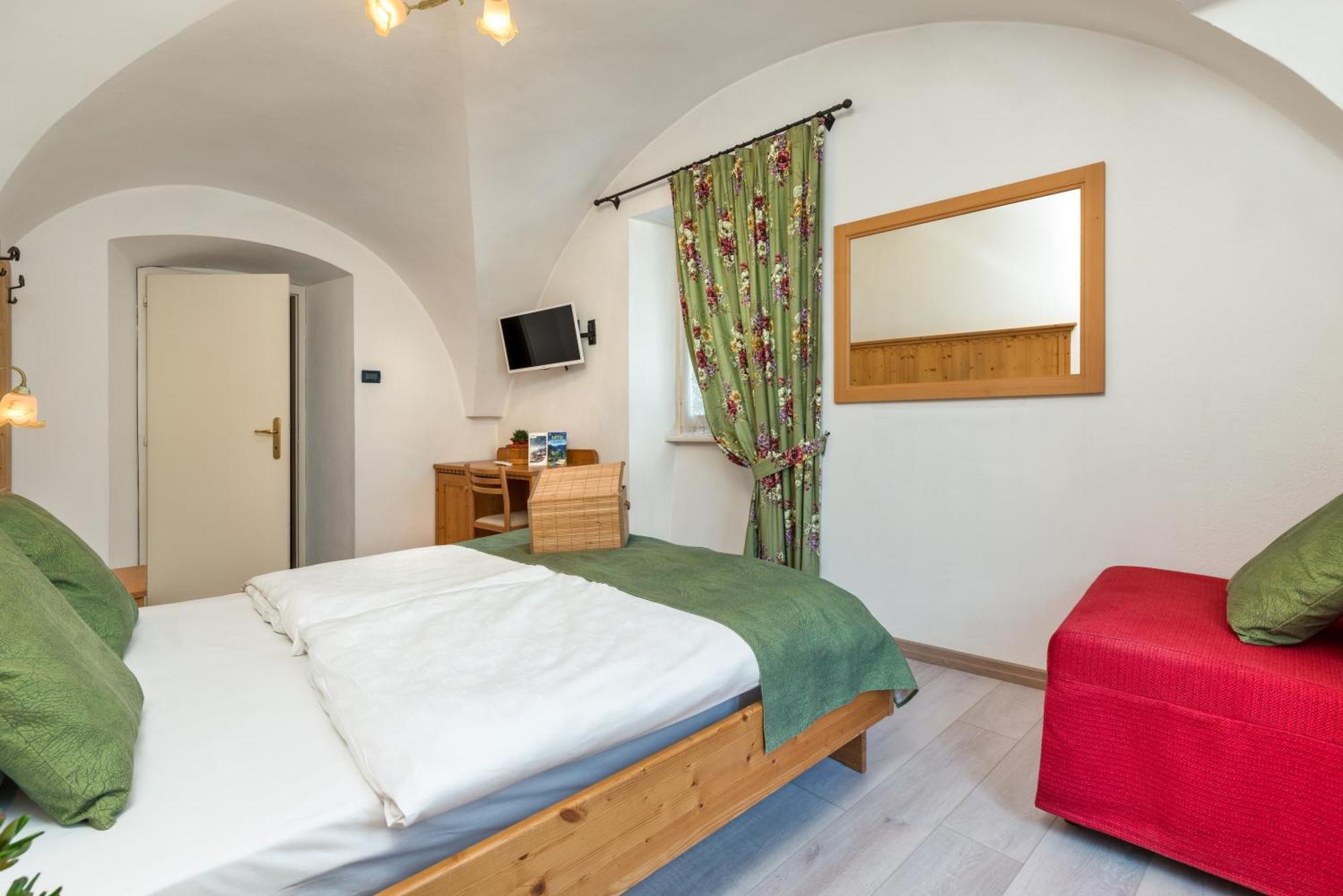 Albergo Alla Costa Bezzecca Ngoại thất bức ảnh