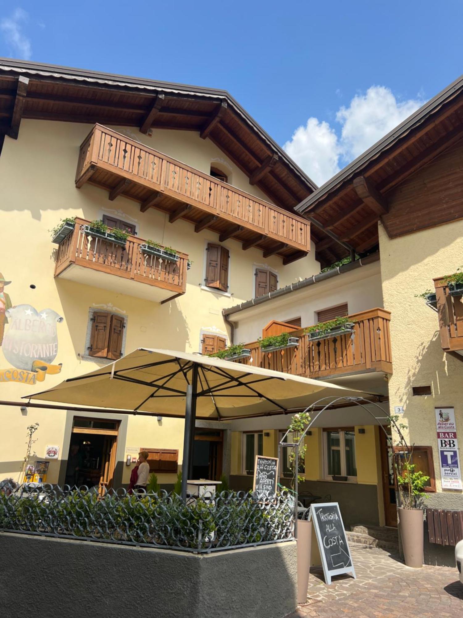 Albergo Alla Costa Bezzecca Ngoại thất bức ảnh